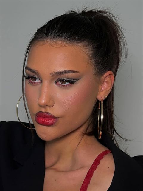 Statement lip, makeup rad Jane Malinić